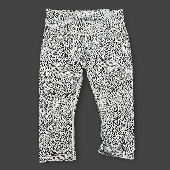 Reebok Activewear Cropped Pants Leggings Animal Print Medium Black White - Picture 2 of 8